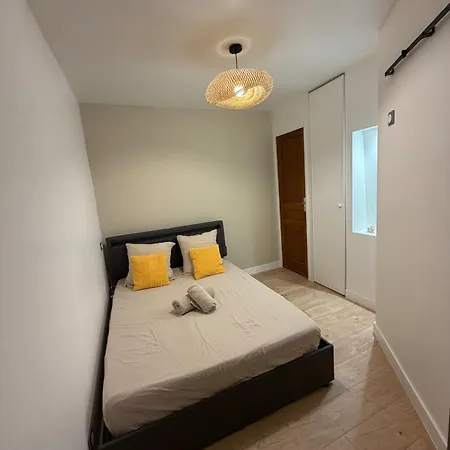 Beau T1 Climatise, Terrasse, Proche Centre * Nimes